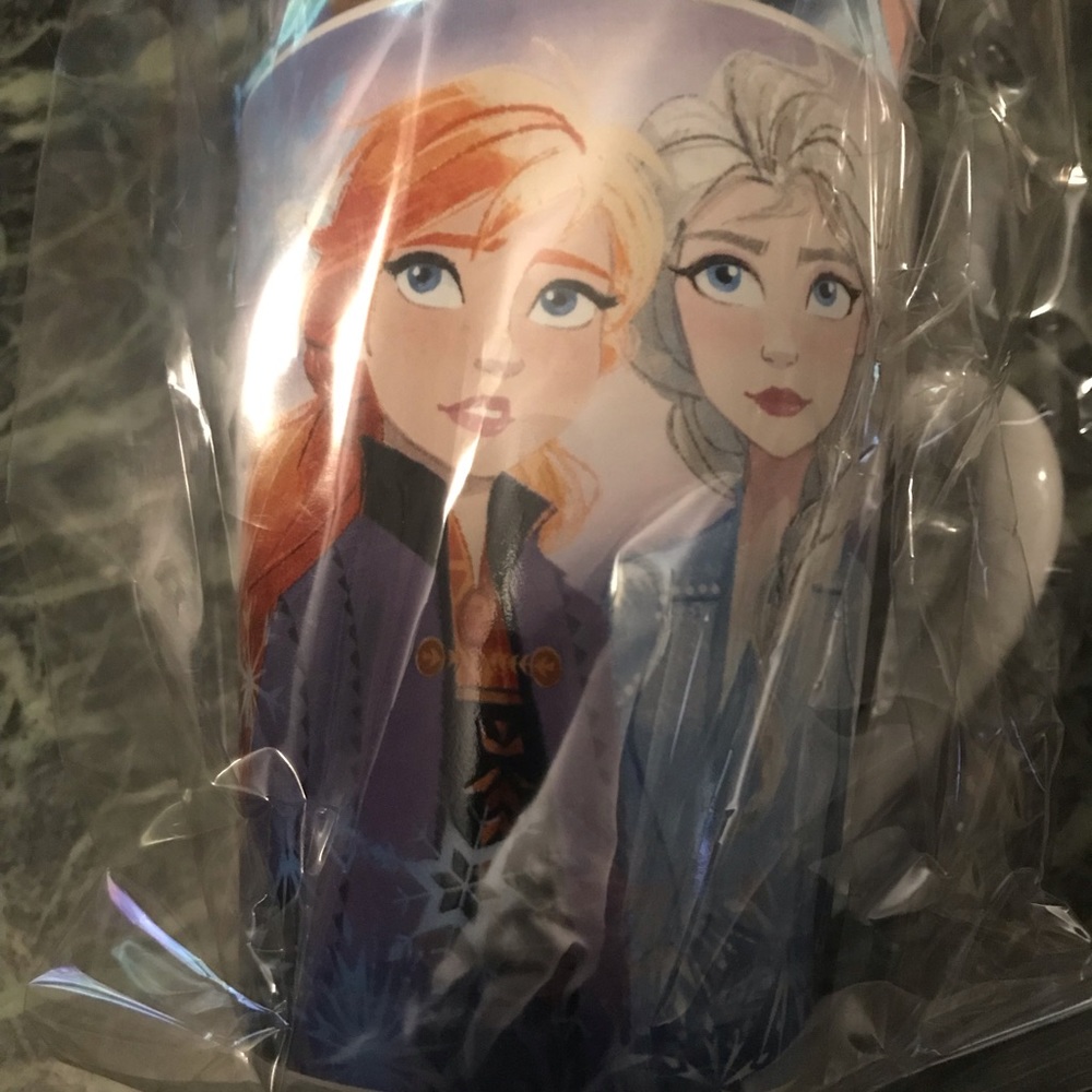 Frozen 2 hot chocolate mug set
